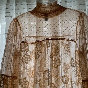 Forever 21 Lace Long Sleeve Blouse Festive Puff Sleeves Romantic